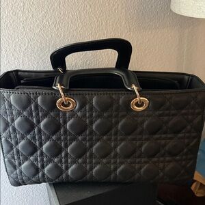 Elegant Black Quilted Handbag